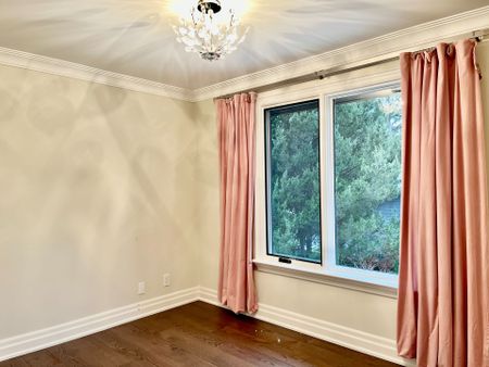 For Lease - 271 Lawson Street, Oakville, Ontario - Photo 2