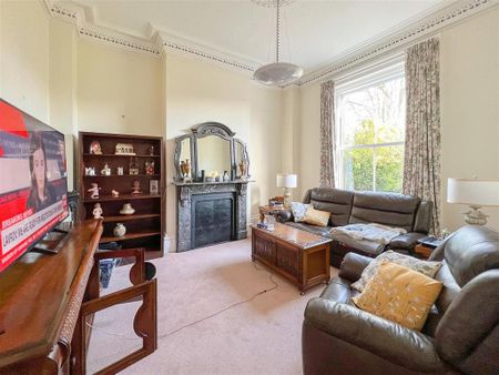 6 bedroom semi-detached house to rent - Photo 2