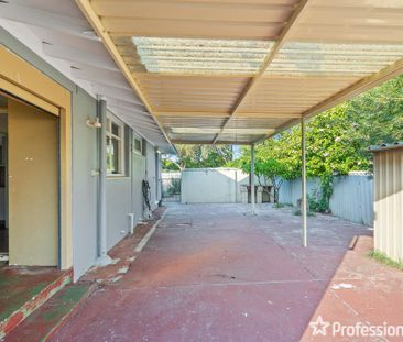 61 Cygnus Street, Rockingham WA 6168 - Photo 3