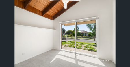 RENOVATED FAMILY HOME IN A PRIME MILL PARK POCKET - Photo 2