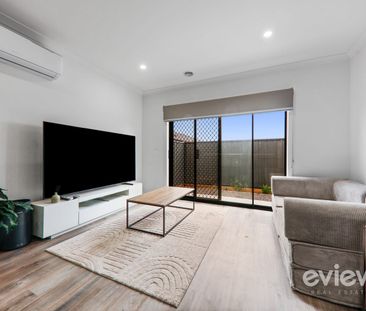 Stunning & cosy home in the Grandview estate in Truganina! - Photo 1