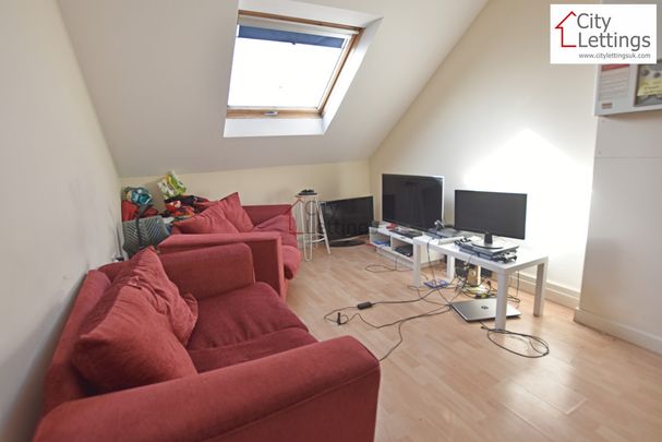 3 Bedroom Flat - Photo 1