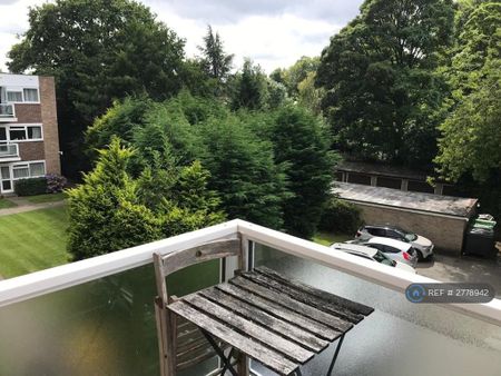 2 bedroom flat to rent - Photo 2