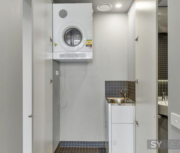 1 Bedroom apartment with HUGE balcony - Photo 6