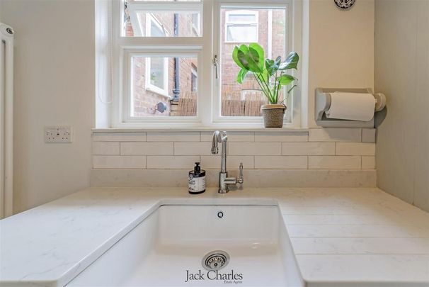 3 bedroom terraced house to rent - Photo 1