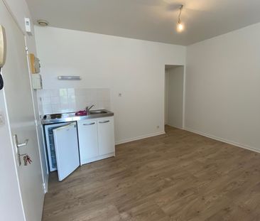 Location Appartement 1 pièce 28m² CHATEAUBRIANT 44110 - Photo 2
