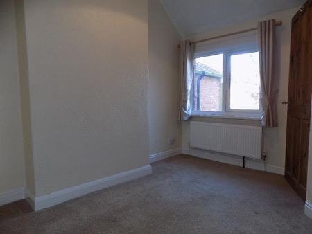 2 bedroom terraced house to rent - Photo 4