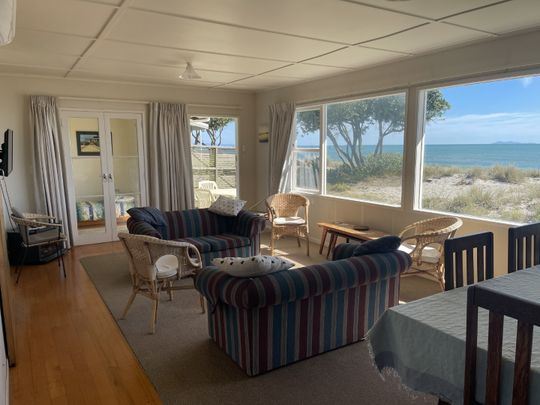 Short term beach front living - Papamoa - Photo 1