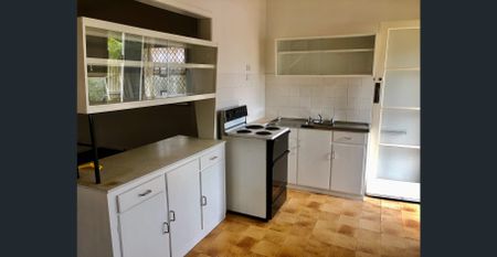 CUTE SCARBOROUGH FLAT WITH OUTDOOR AMENITIES - Photo 2