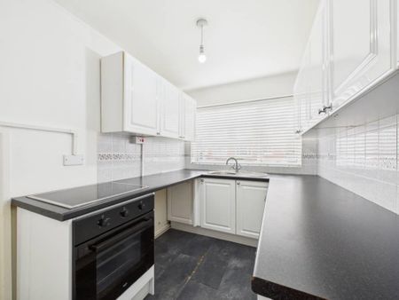 2 bedroom ground floor flat to rent - Photo 4