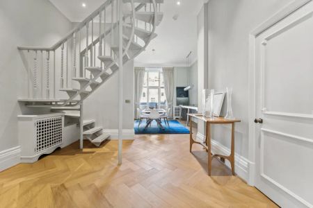 3 bedroom flat in London - Photo 4