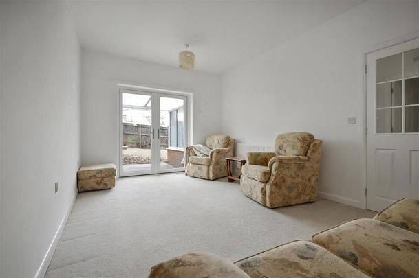 2 bedroom semi-detached bungalow to rent - Photo 1