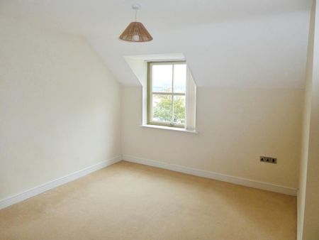 3 bedroom flat to rent - Photo 3