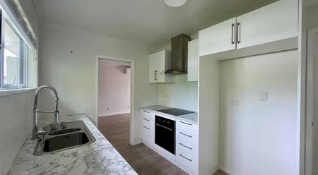 Modern - Low maintenance - 3 bedroom home - Photo 2