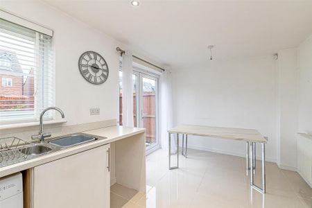 3 bedroom semi-detached house to rent - Photo 3