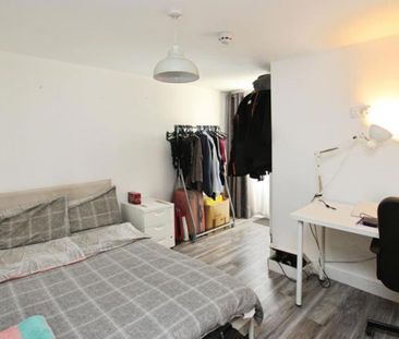 If you are looking for a 1 bedroom flat to rent in the Staple Hill ... - Photo 2