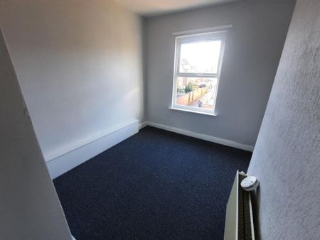 4 Bed Terraced House, Alphonsus Street, M16 - Photo 2