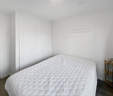 Modern two bed apartment in the heart of the CBD - Photo 2
