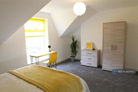 1 bedroom in a flat share to rent - Photo 5