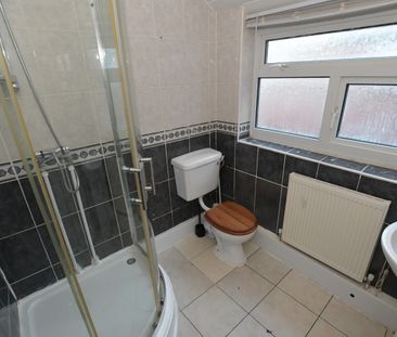 St. Margaret Road Room 3 - Photo 4