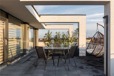 De inchiriat: Penthouse cu 3 camere - Photo 3
