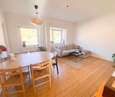 Dejlig og rummelig 2-værelses lejlighed i øgadekvarteret - Foto 3