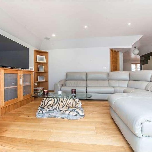 Berry Hill Road, Cirencester, Gloucestershire, GL7 - Photo 1