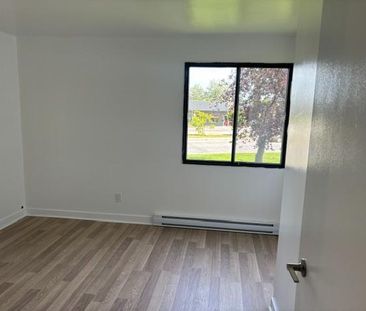 Boucherville, Très grd app. 5-1/2 style condo, libre immédiatement,... - Photo 3