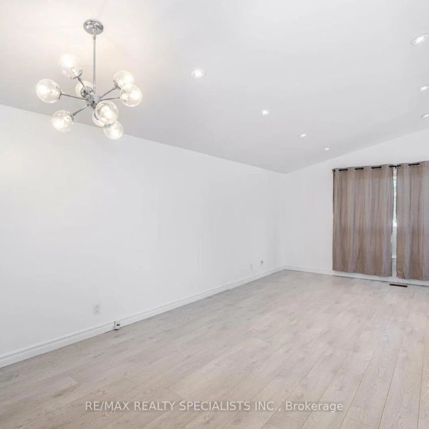 853 BEM AVENUE - Photo 1