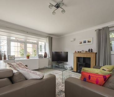 4 bedroom detached house to rent - Photo 2