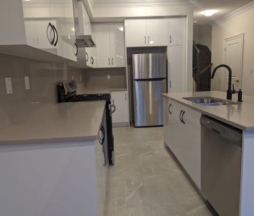 For Lease - 67 Bermondsey Way, Brampton, Ontario - Photo 5