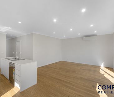 13 Ravida Way, Mickleham VIC 3064 - Townhouse For Rent | Domain - Photo 2