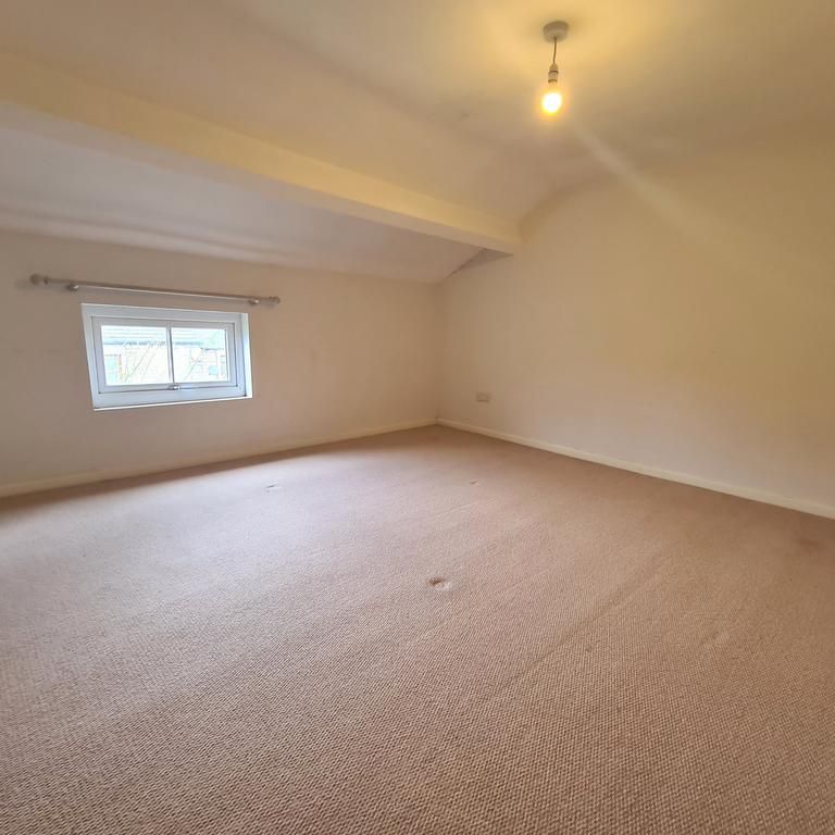 4 bedroom terraced house to rent - Photo 1