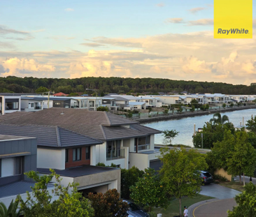 Luxury Living Awaits - Stylish 3-Bedroom Apartment in Hope Island R... - Photo 4