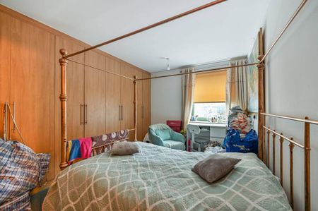 3 bedroom flat to rent - Photo 4