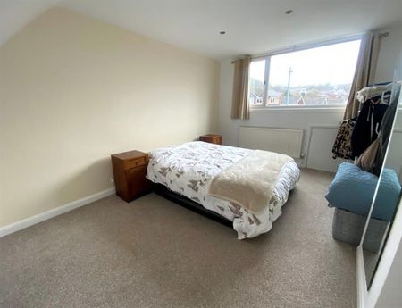 3 Bedroom Semi Detached To Let - Photo 4