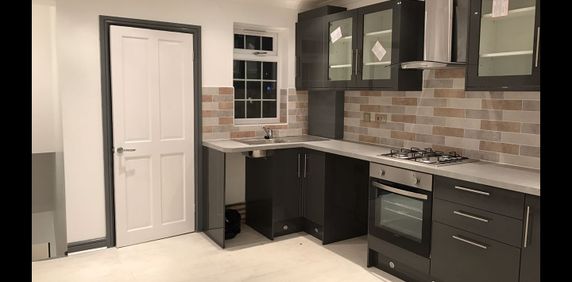 2 Bed Flat, Croydon London, CR0 - Photo 2