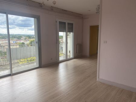 Location Appartement 3 pièces 65m² MARMANDE 47200 - Photo 2