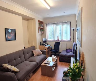 Ashbourne Close, London W5 - Photo 2