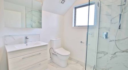 Stylish Townhouse with Expansive Views - Photo 5