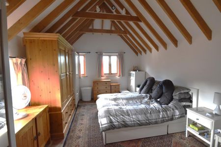 2 bedroom barn conversion to rent - Photo 4