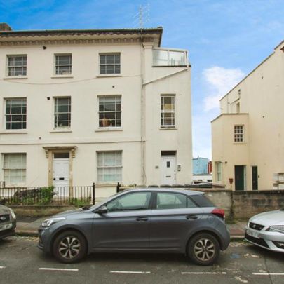 A well finished property within walking distance of Gloucester Road. - Photo 1