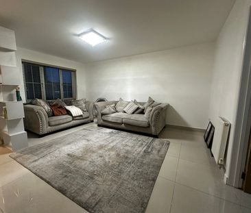 3 Bed Terraced House, Rigby Crescent, G32 - Photo 2