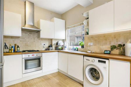 2 bedroom maisonette to rent - Photo 2