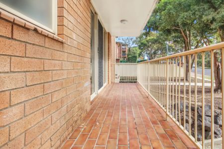 Impressive Two Bedroom Apartment For Lease In Sought After Location - Photo 5