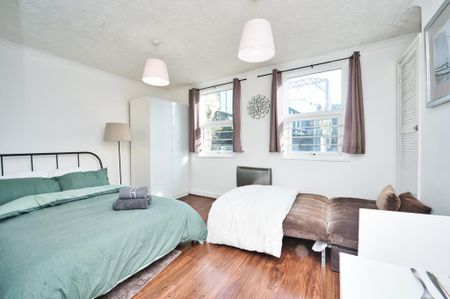 Studio to rent - Photo 2