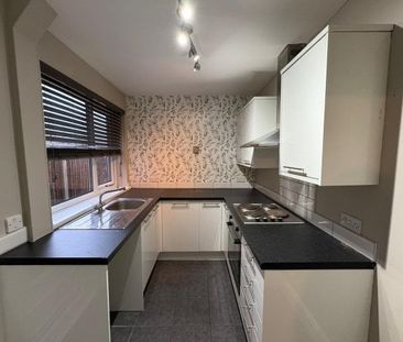 Carnarvon Grove, Sutton-in-Ashfield, NG17 - Photo 3