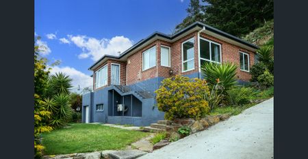 Spacious 3-Bedroom Home with Ocean Views in Parklands - Photo 5