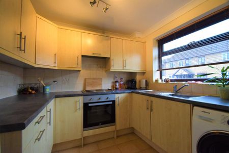 2 bedroom terraced house to rent - Photo 5
