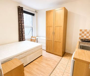 Room in a Shared House, Scrubs Lane, NW10 - Photo 1